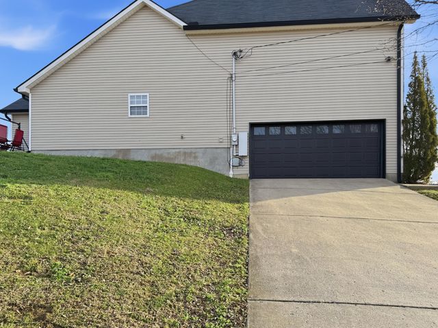 309 Davids Way, La Vergne, TN 37086