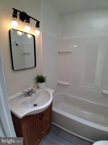 1412 W 9TH ST, Chester, PA 19013