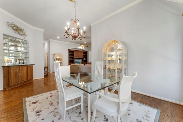 82 S Warbler Bend Circle, The Woodlands, TX 77382