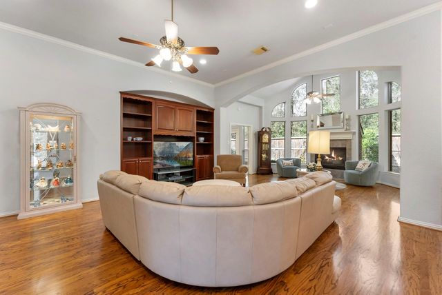 82 S Warbler Bend Circle, The Woodlands, TX 77382