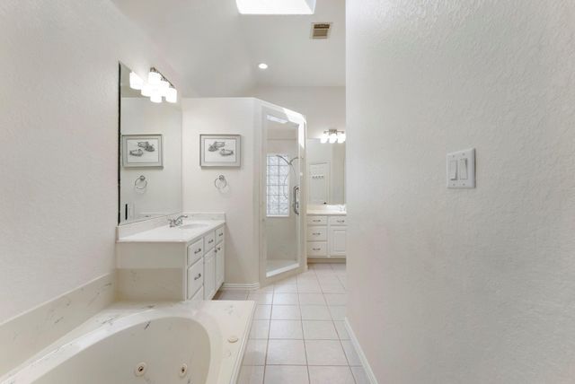 82 S Warbler Bend Circle, The Woodlands, TX 77382