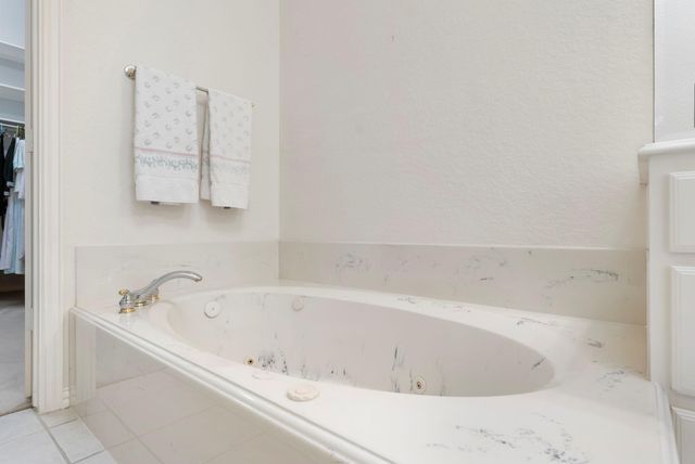 82 S Warbler Bend Circle, The Woodlands, TX 77382