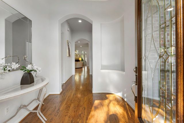 82 S Warbler Bend Circle, The Woodlands, TX 77382