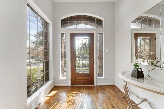 82 S Warbler Bend Circle, The Woodlands, TX 77382