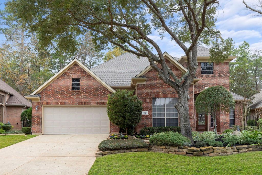 82 S Warbler Bend Circle, The Woodlands, TX 77382