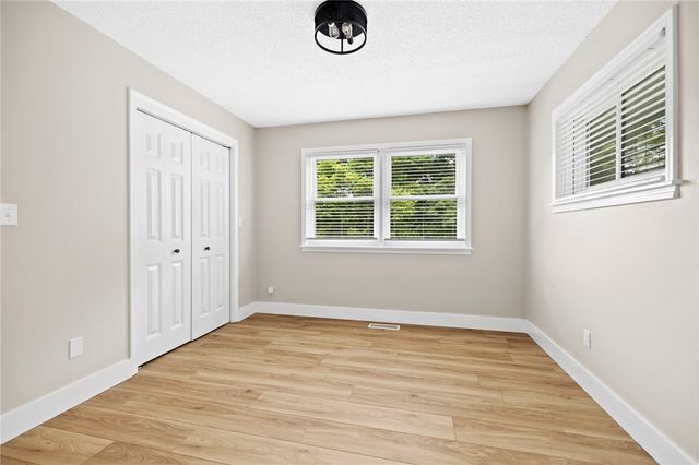 10210 Blackberry Lane, Gravette, AR 72736