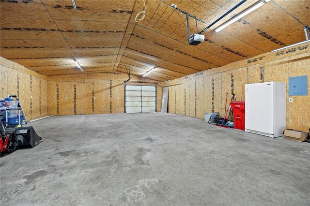 10210 Blackberry Lane, Gravette, AR 72736