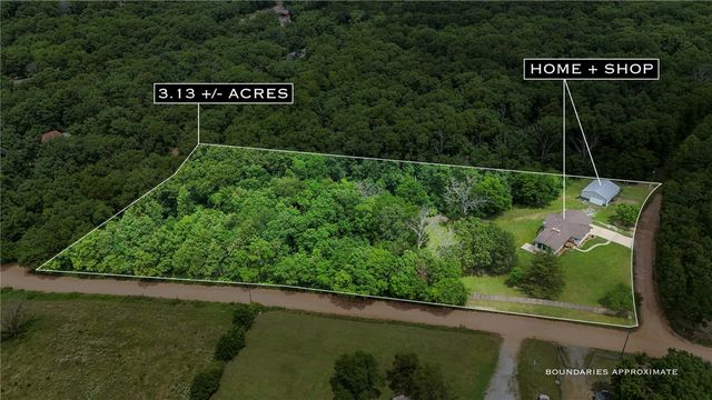 10210 Blackberry Lane, Gravette, AR 72736