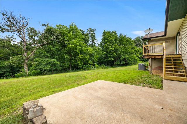 10210 Blackberry Lane, Gravette, AR 72736