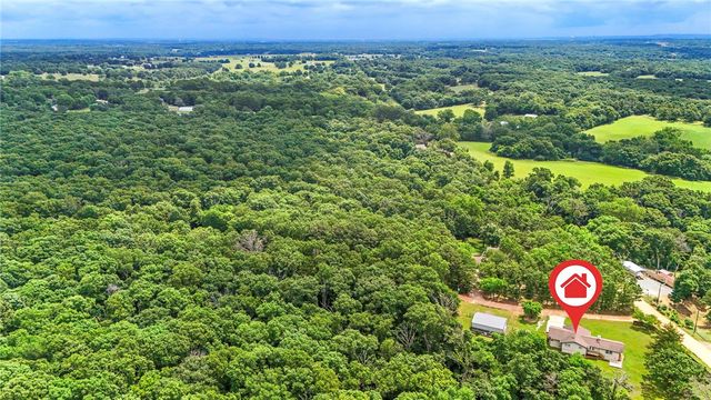 10210 Blackberry Lane, Gravette, AR 72736