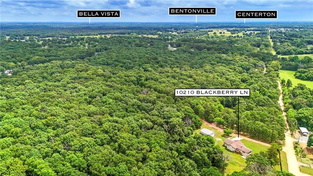 10210 Blackberry Lane, Gravette, AR 72736