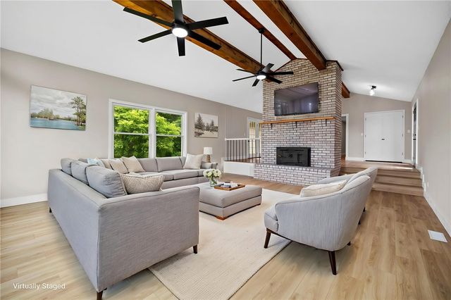 10210 Blackberry Lane, Gravette, AR 72736