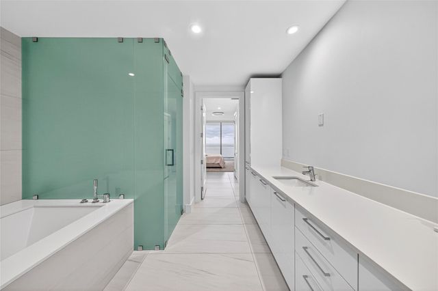 153 N Seabreeze 1901-S, Fort Lauderdale, FL 33304