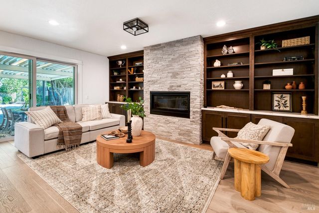 13 Woodland Ct, Novato, CA 94947