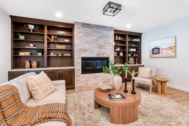 13 Woodland Ct, Novato, CA 94947