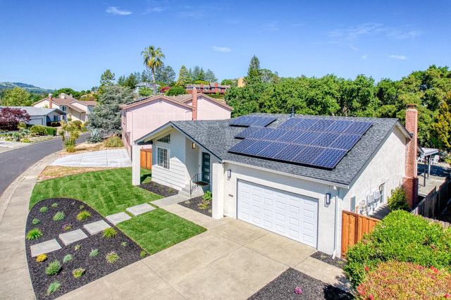 13 Woodland Ct, Novato, CA 94947