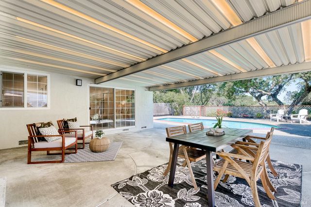 13 Woodland Ct, Novato, CA 94947