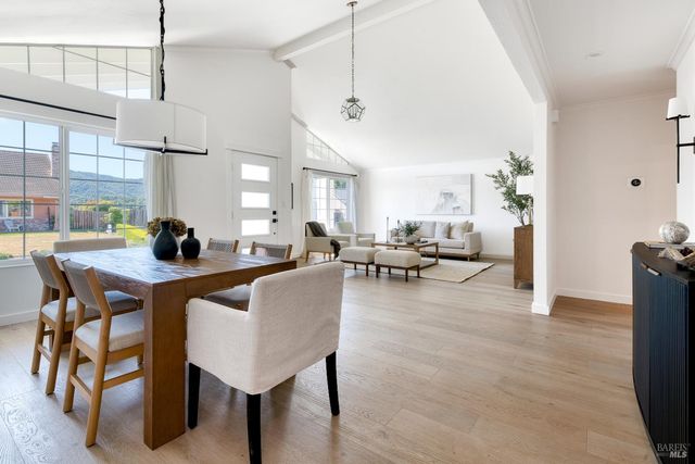 13 Woodland Ct, Novato, CA 94947