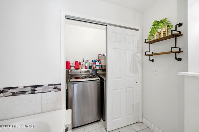 914 E St Catherine St, Louisville, KY 40204