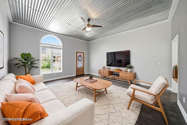 914 E St Catherine St, Louisville, KY 40204