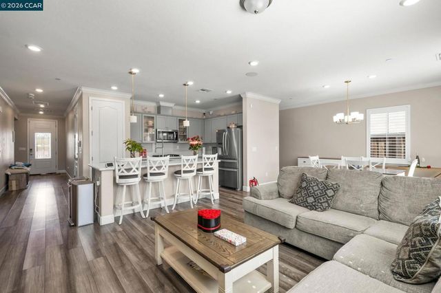540 Vanek Dr., Oakley, CA 94561