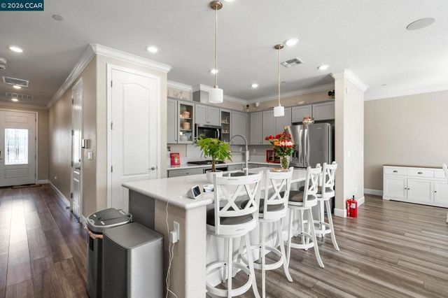540 Vanek Dr., Oakley, CA 94561