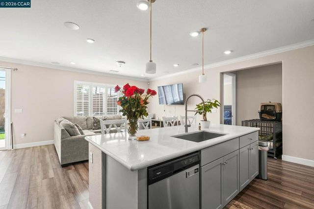 540 Vanek Dr., Oakley, CA 94561