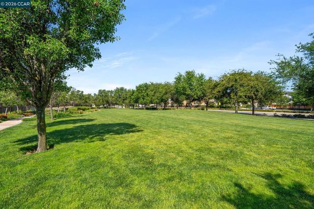 540 Vanek Dr., Oakley, CA 94561