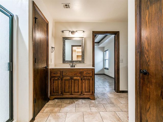 701 S Patterson Drive, Moore, OK 73160