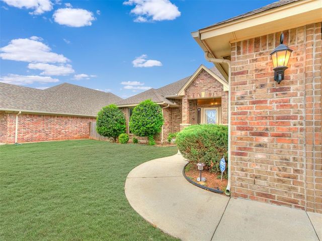 701 S Patterson Drive, Moore, OK 73160