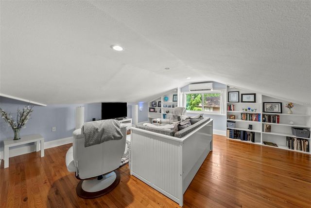 2915 W ANGELES STREET, Tampa, FL 33629