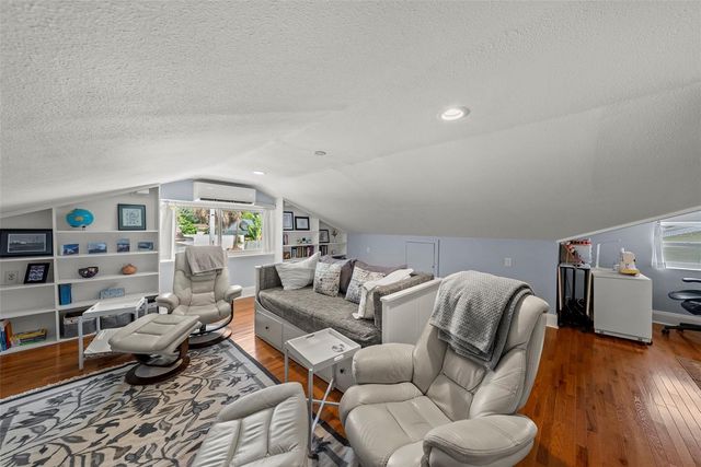 2915 W ANGELES STREET, Tampa, FL 33629