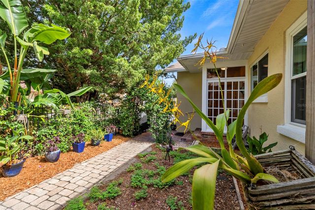 2915 W ANGELES STREET, Tampa, FL 33629