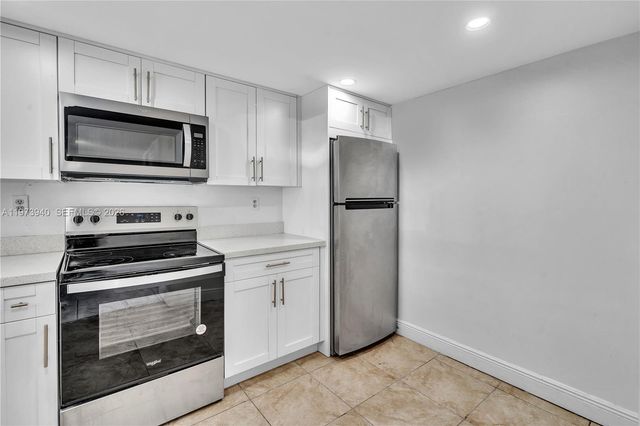 3252 Foxcroft Rd 102, Miramar, FL 33025