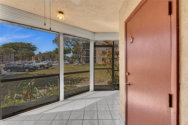 3252 Foxcroft Rd 102, Miramar, FL 33025