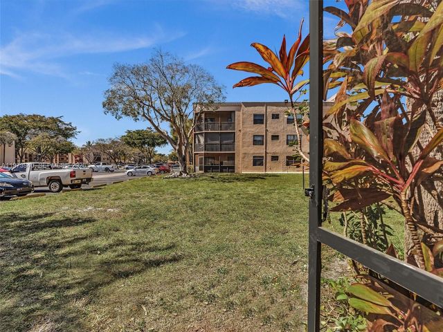 3252 Foxcroft Rd 102, Miramar, FL 33025