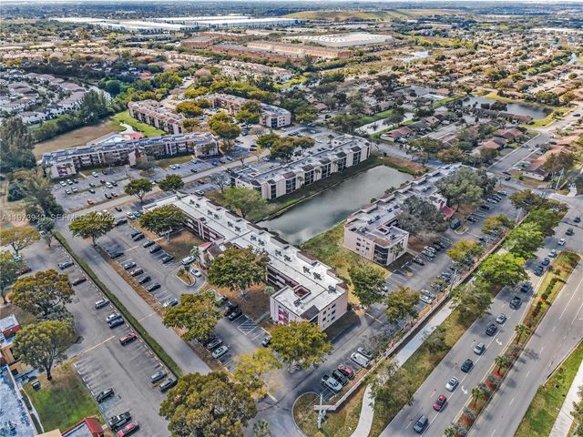 3252 Foxcroft Rd 102, Miramar, FL 33025