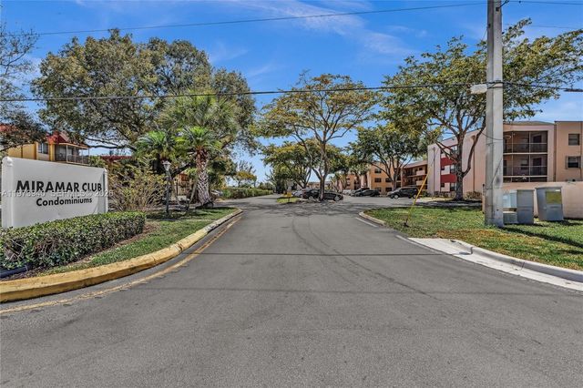 3252 Foxcroft Rd 102, Miramar, FL 33025