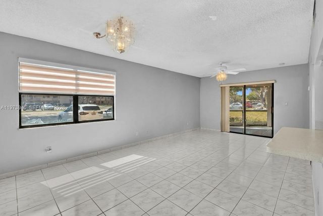 3252 Foxcroft Rd 102, Miramar, FL 33025