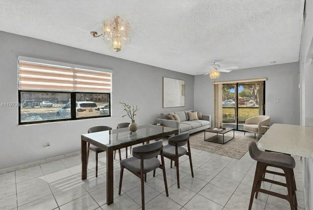 3252 Foxcroft Rd 102, Miramar, FL 33025