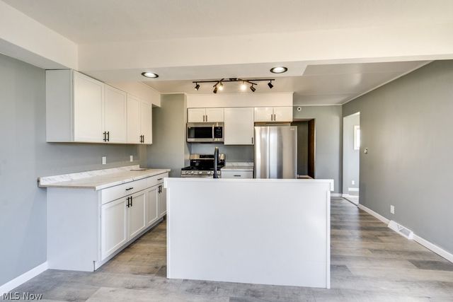 297 Paul Street, Bedford, OH 44146