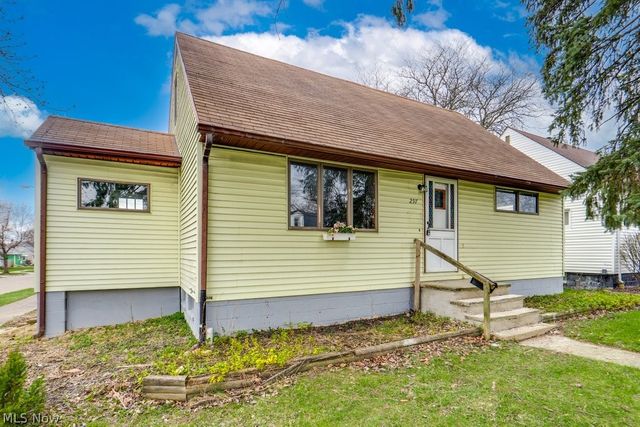 297 Paul Street, Bedford, OH 44146