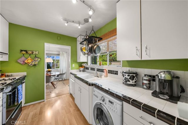 5528 Village Green, Los Angeles, CA 90016