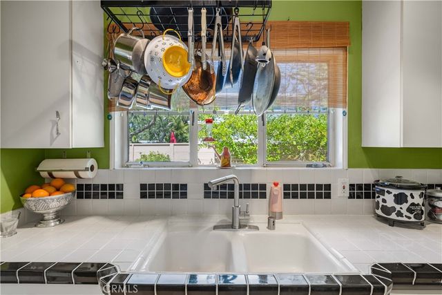 5528 Village Green, Los Angeles, CA 90016