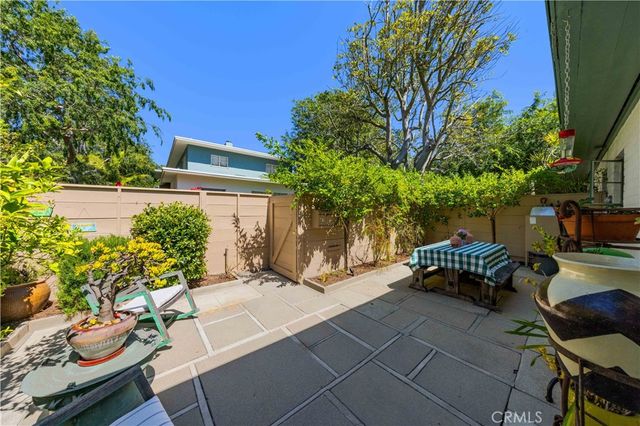 5528 Village Green, Los Angeles, CA 90016