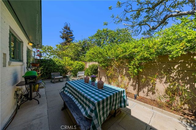 5528 Village Green, Los Angeles, CA 90016