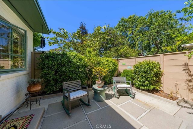 5528 Village Green, Los Angeles, CA 90016