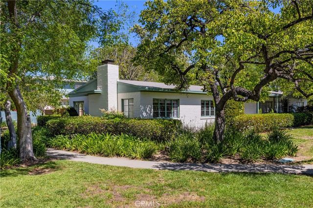 5528 Village Green, Los Angeles, CA 90016