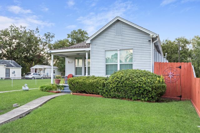 823 13th Street, Port Arthur, TX 77640
