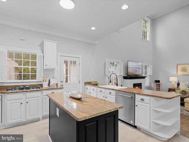 1210 CARROLLTON LN, Berlin, MD 21811